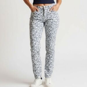 Like NEW Jordache Women's White Floral Skinny Jeans - White Blue Gray - Size 10